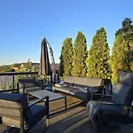 Odm&a アパート *